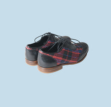 Load image into Gallery viewer, Ethi Oxford Shoe - Red and Black (Woven)
